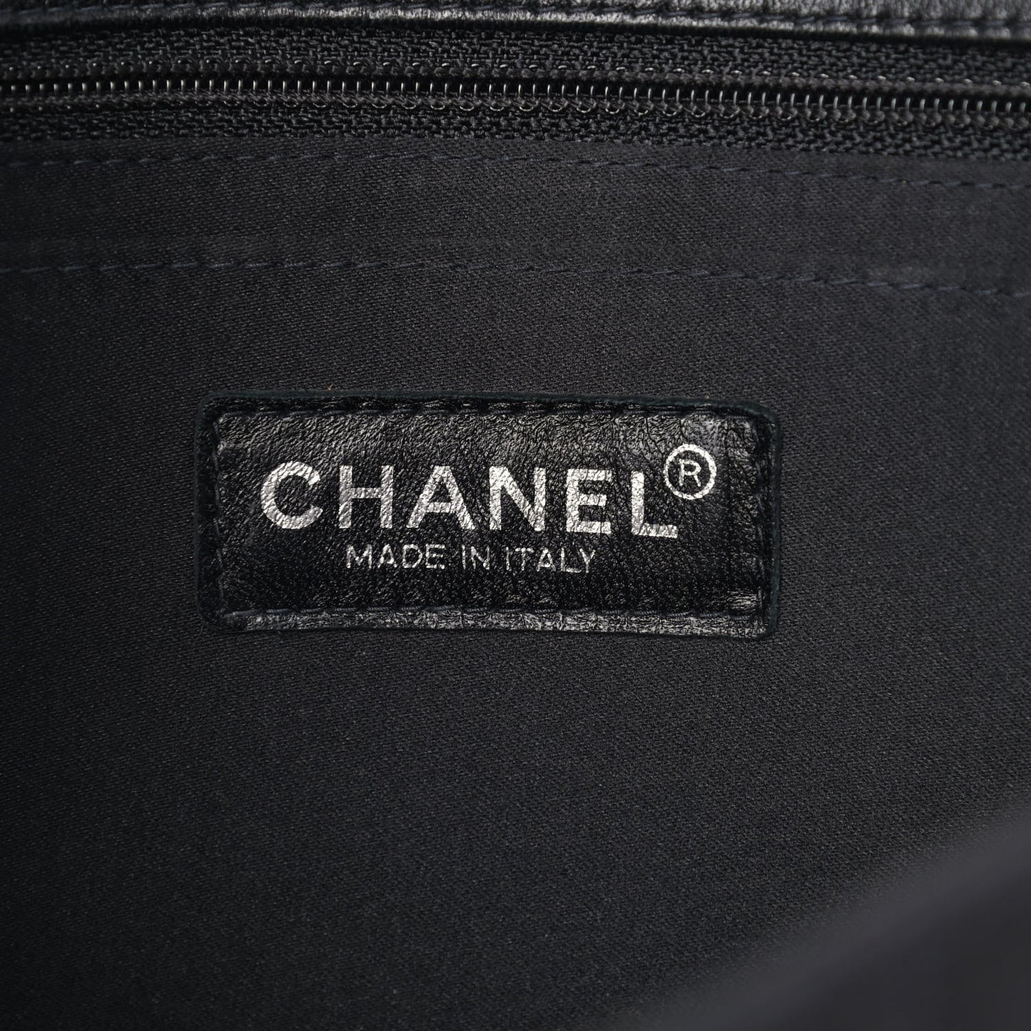 Nylon Medium Travel Flap Black