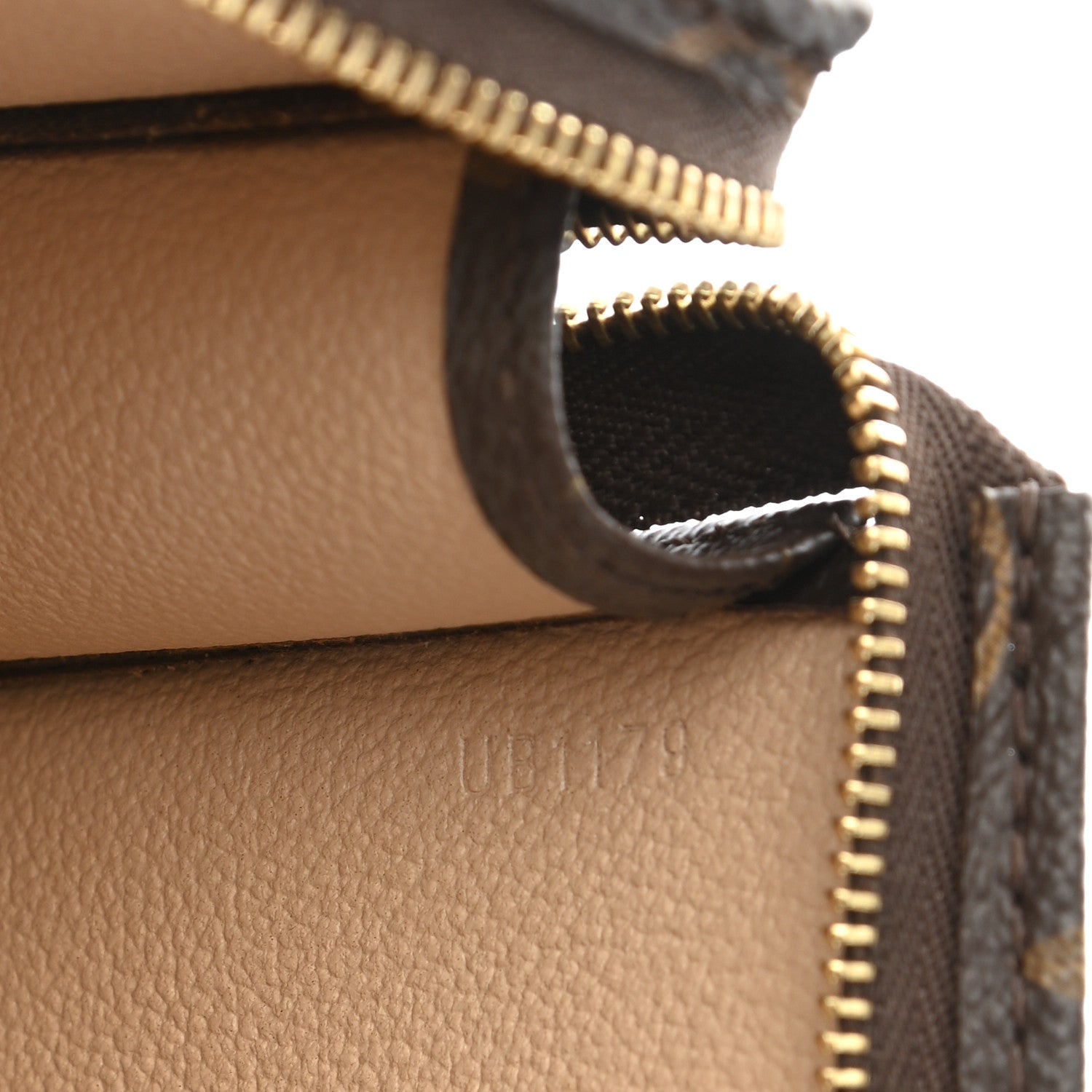 Louis Vuitton Monogram Toiletry Pouch 26 7 of 8