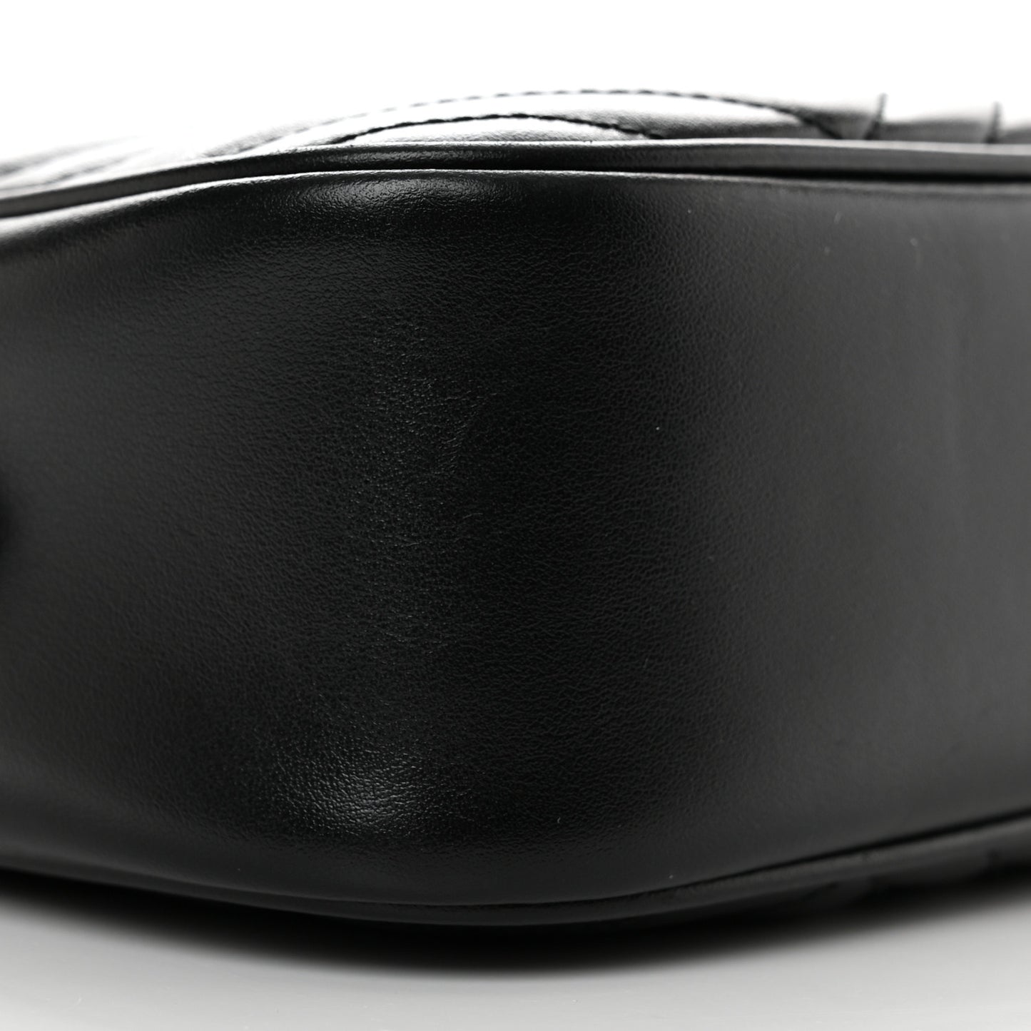 Calfskin Matelasse Monochrome Small GG Marmont Chain Shoulder Bag Black