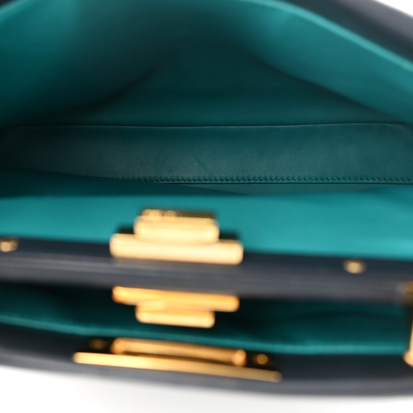 Vitello Morgan Shiny Nappa Medium Peekaboo Iconic Satchel Lavagna Lago