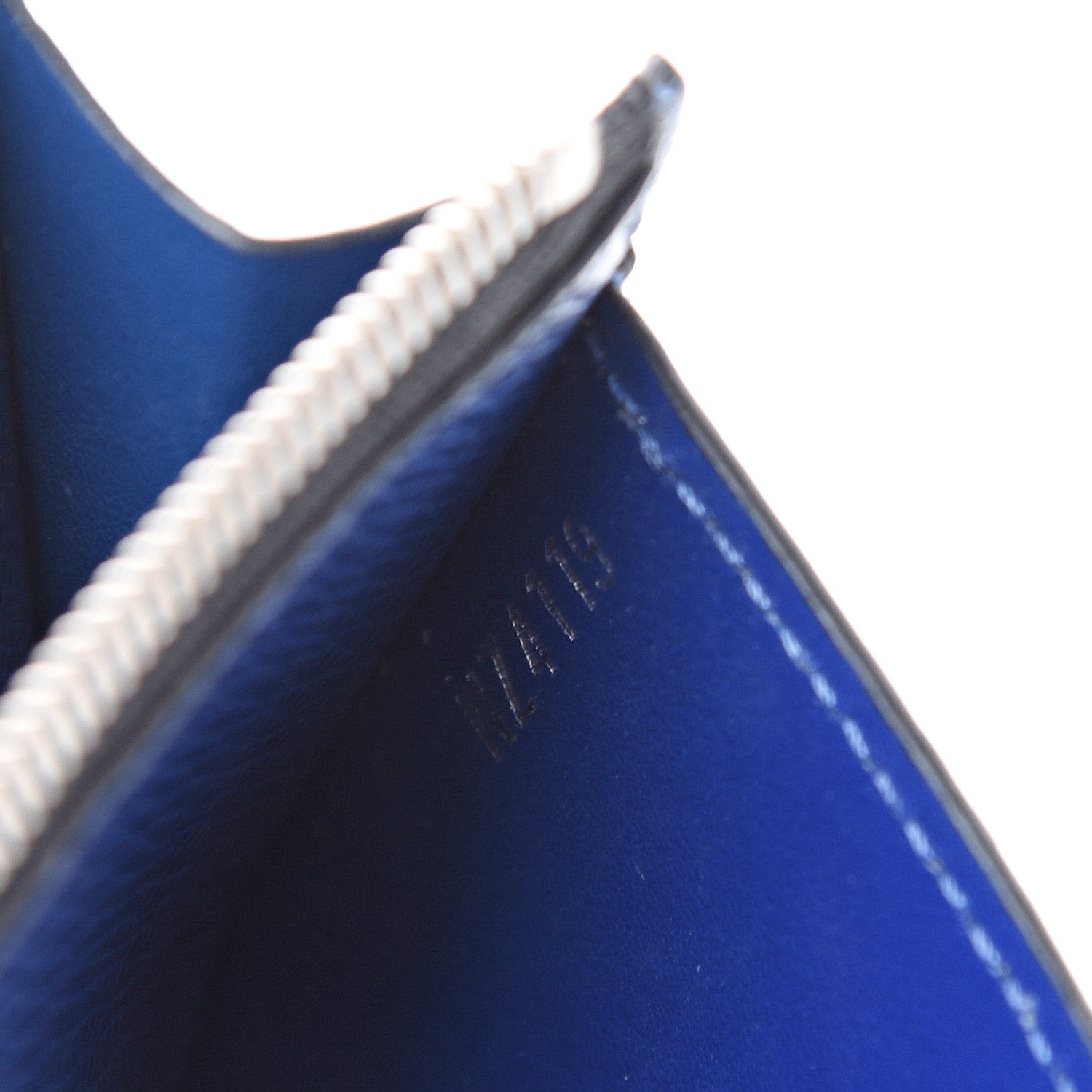 Louis Vuitton Monogram Taiga Coin Card Holder Cobalt 6 of 7
