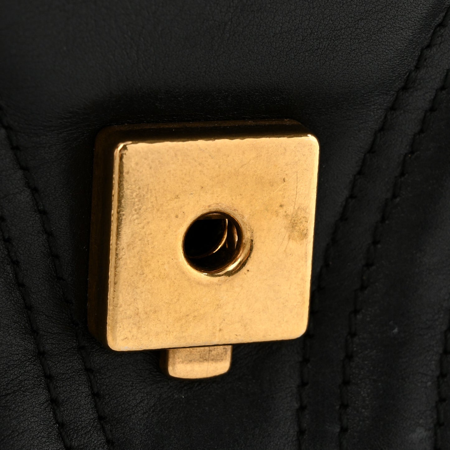Calfskin Matelasse Medium GG Marmont Shoulder Bag Black
