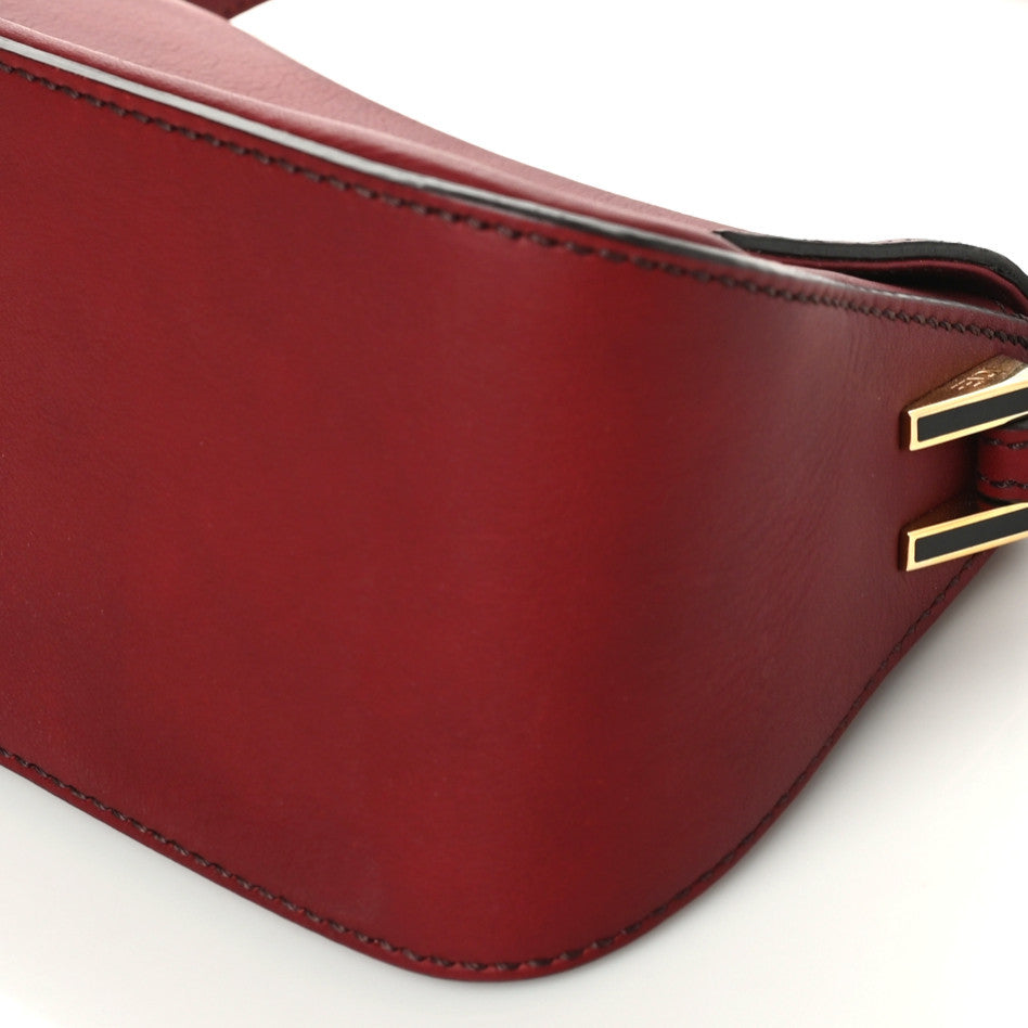 Vitello Flamingo Enamel Mini Mama Baguette Red