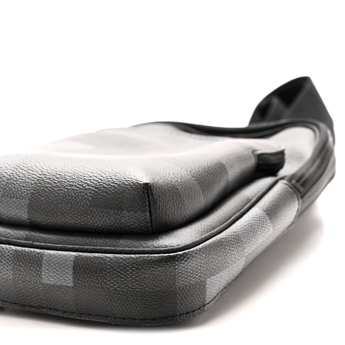 Damoflage Avenue Slingbag Black