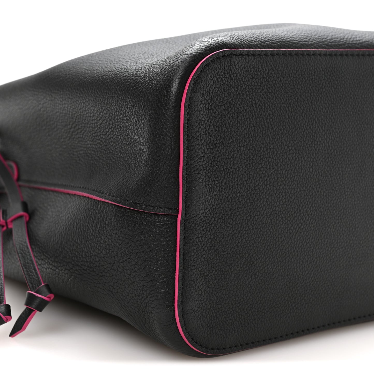 Calfskin Lockme Bucket Black