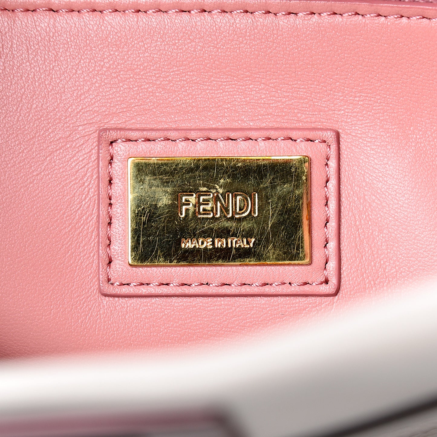 Vitello Seta Shiny Nappa Medium Peekaboo Iconic Satchel Grigio Polvere Bois de Rose