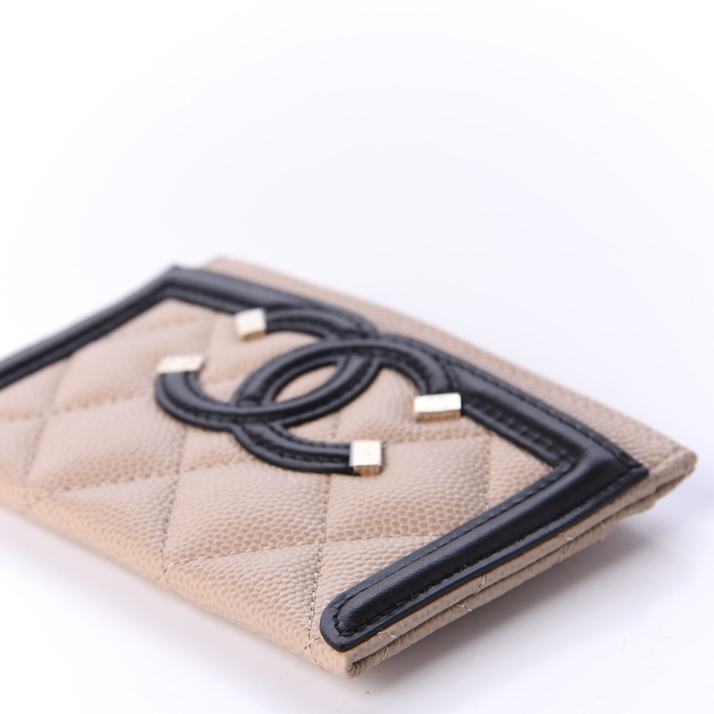 Caviar Quilted Filigree Card Holder Beige Black