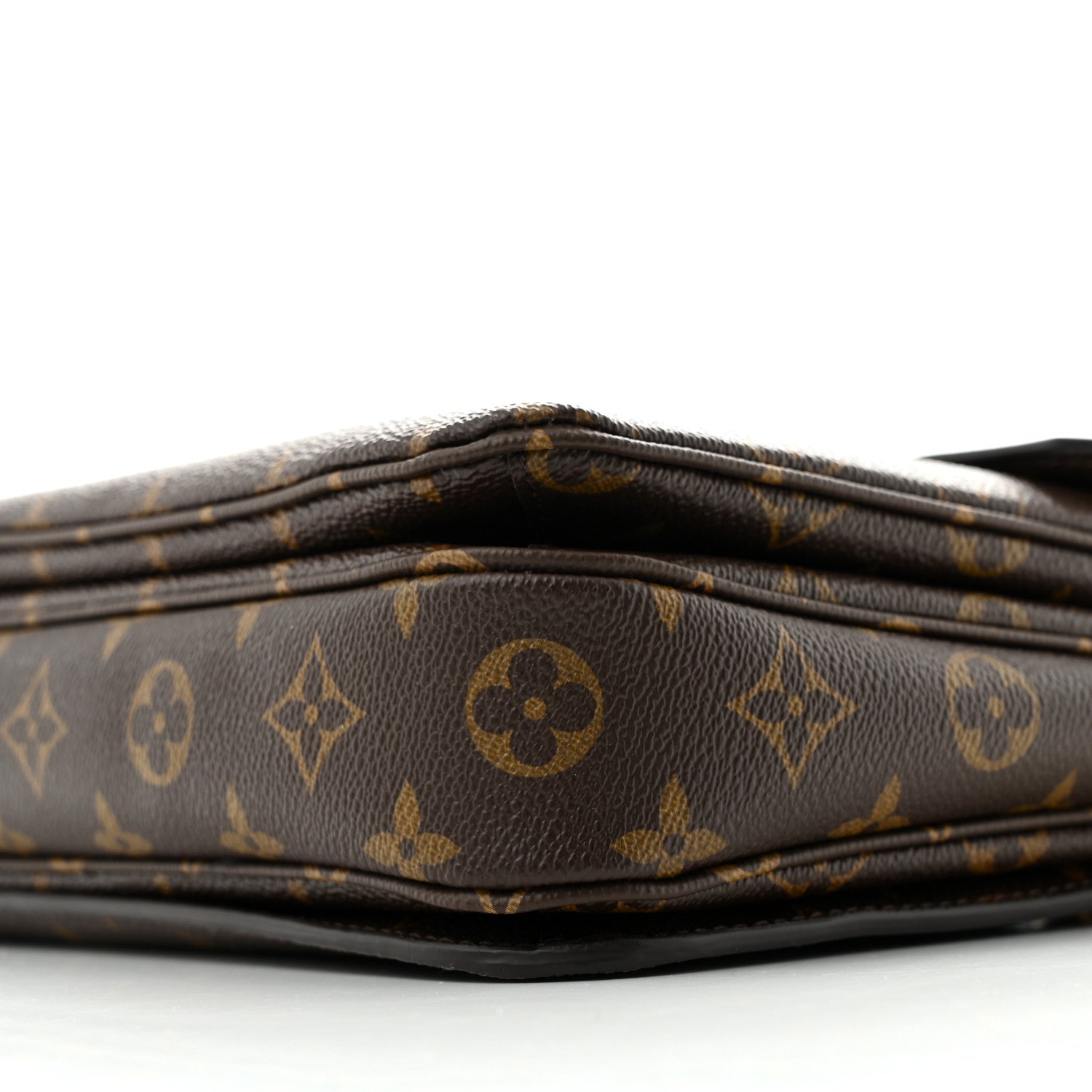 Louis Vuitton Monogram Pochette Metis 9 of 10