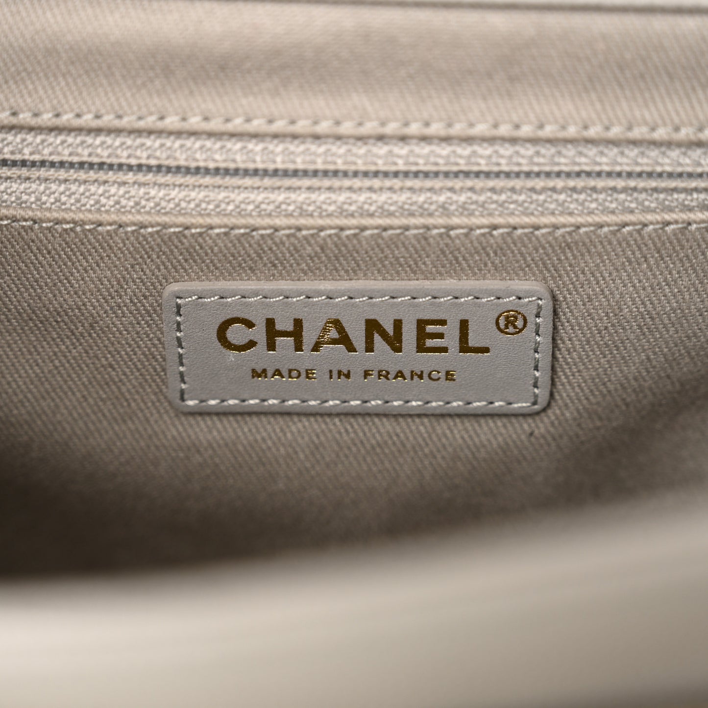 Caviar Quilted Medium Business Affinity Flap Grey