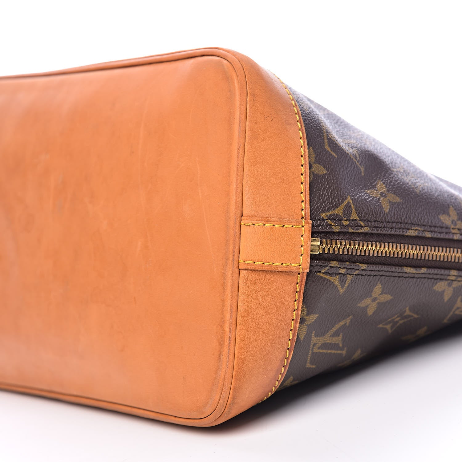 Louis Vuitton Monogram Alma PM 15 of 21
