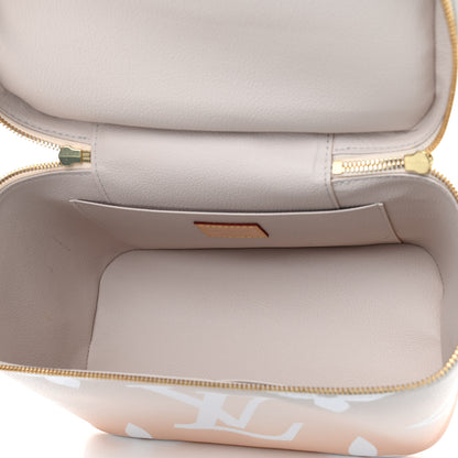 Louis Vuitton Monogram Giant By The Pool Nice BB Brume 5 of 8
