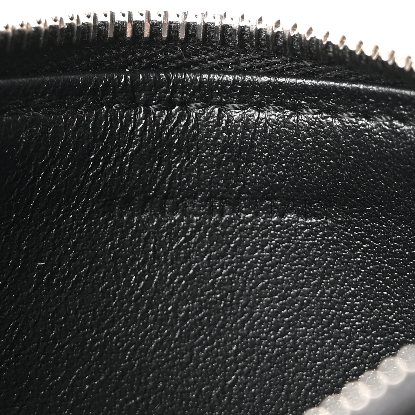 Grained Calfskin Zipped Card Holder Black