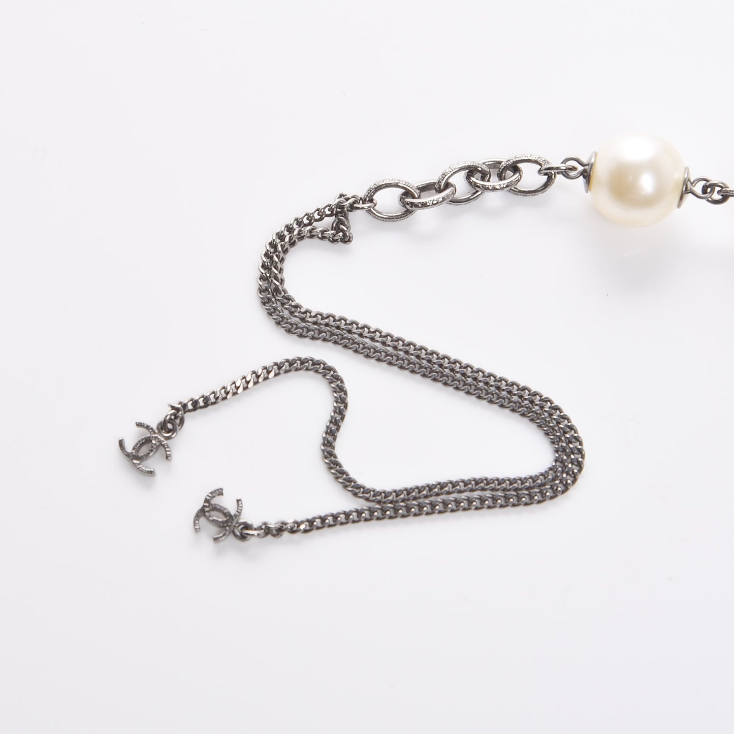 Pearl Glass Bead Chain CC Necklace Silver