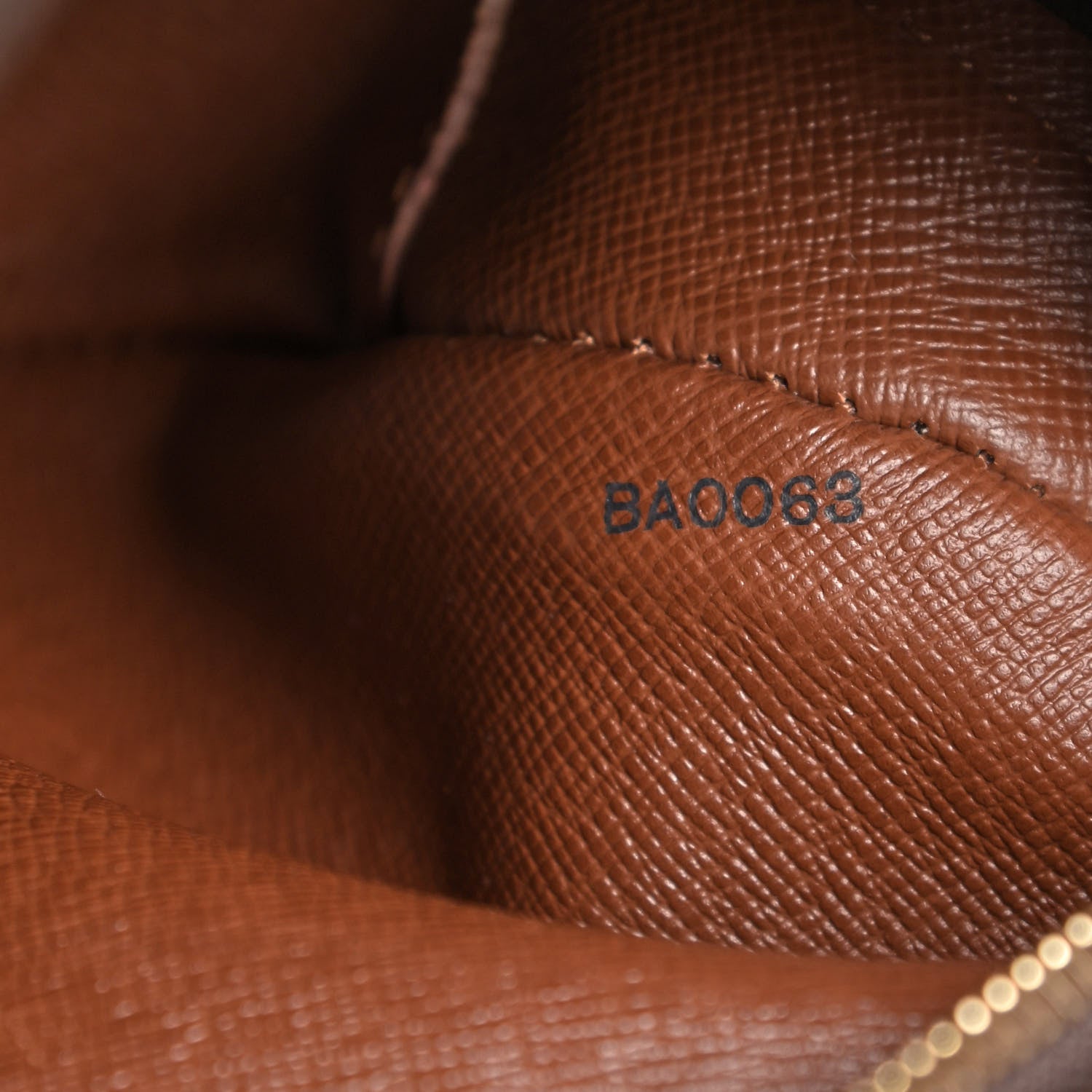 Louis Vuitton Monogram Blois 8 of 11