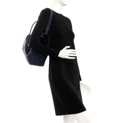 Hermes Taurillon Clemence Lindy 26 Bleu Nuit 2 of 7