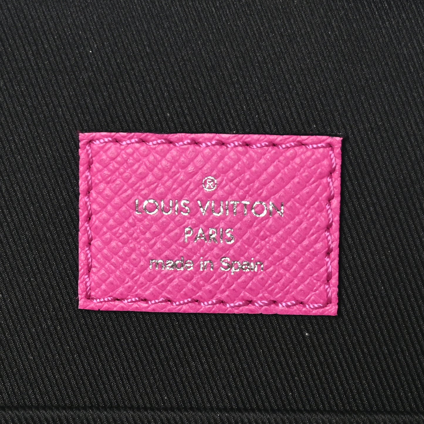 Taigarama Outdoor Slingbag Fuchsia