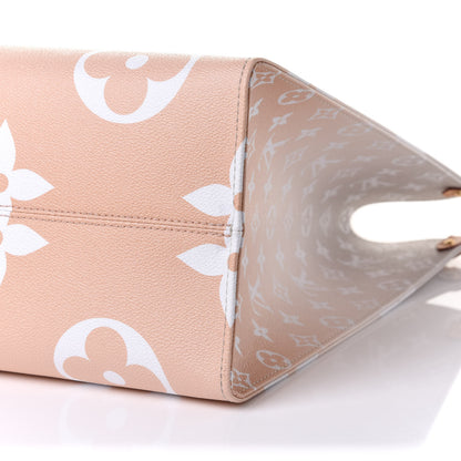 Louis Vuitton Monogram Giant By The Pool Onthego GM Brume 11 of 14