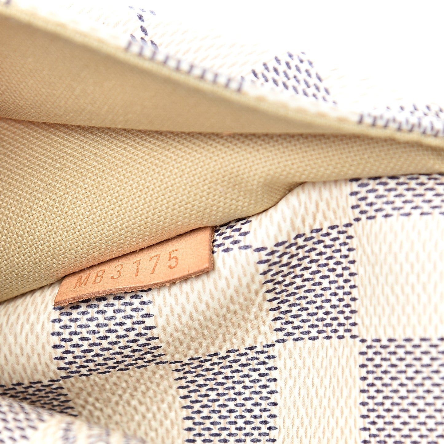 Damier Azur Totally MM