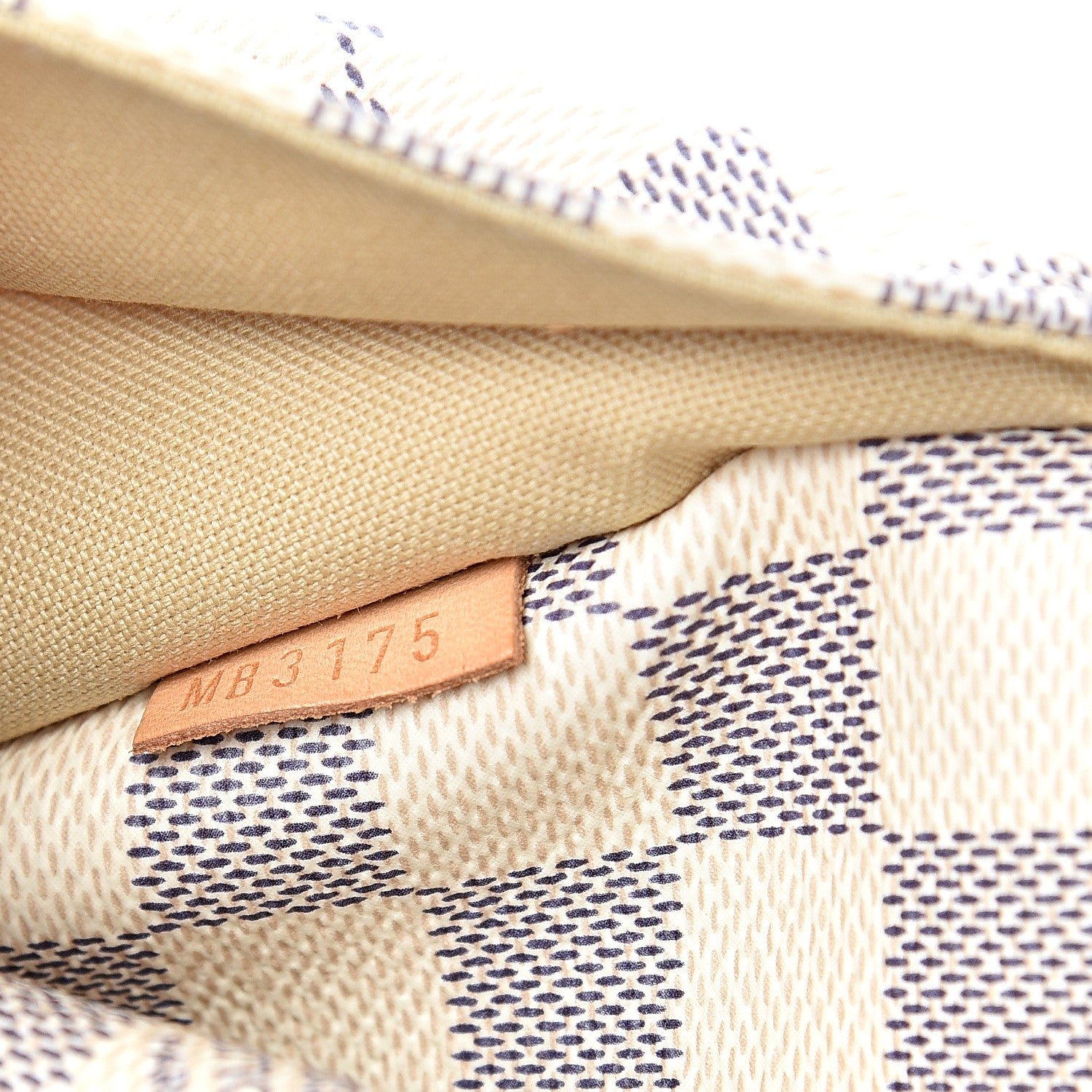 Louis Vuitton Damier Azur Totally MM 6 of 9