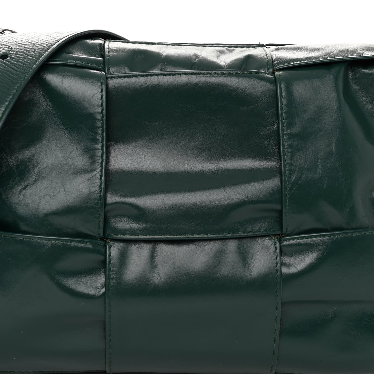 Paper Calfskin Maxi Intreccio Medium Arco Camera Bag Emerald Green