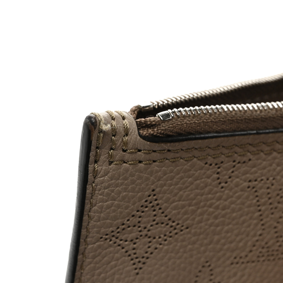 Louis Vuitton Mahina Pochette Galet 6 of 6