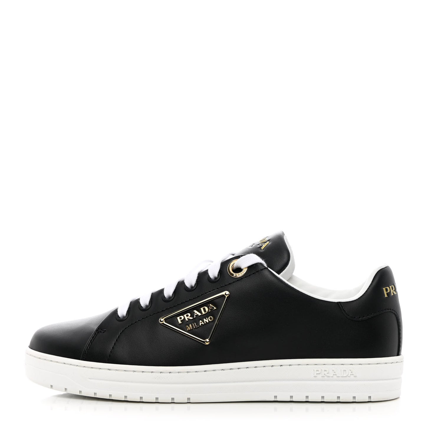 Vitello Soft Metal Triangle Logo Womens Edge Low Top 30mm Sneakers 39 Black White