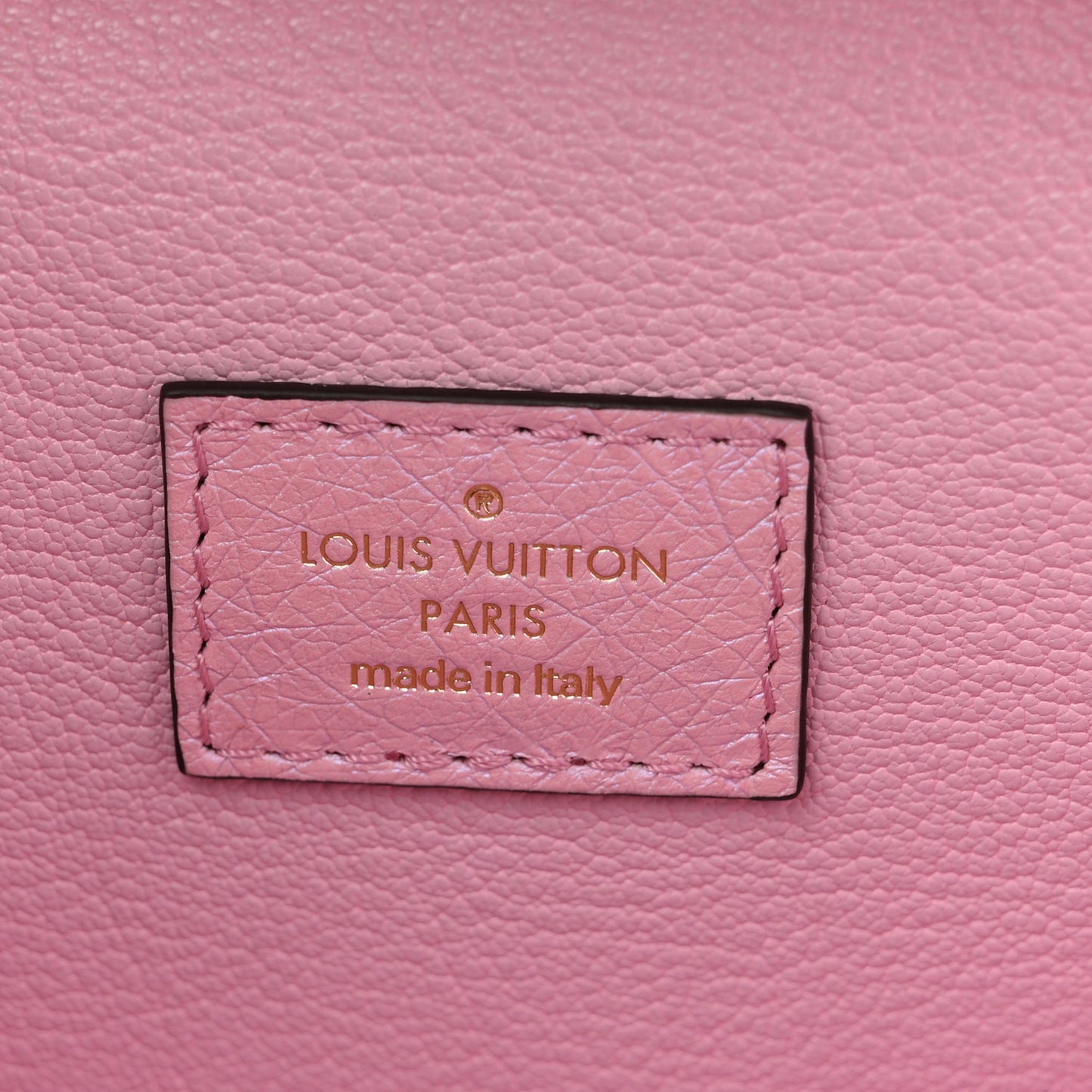 Ostrich Vanity Chain Pouch Pink