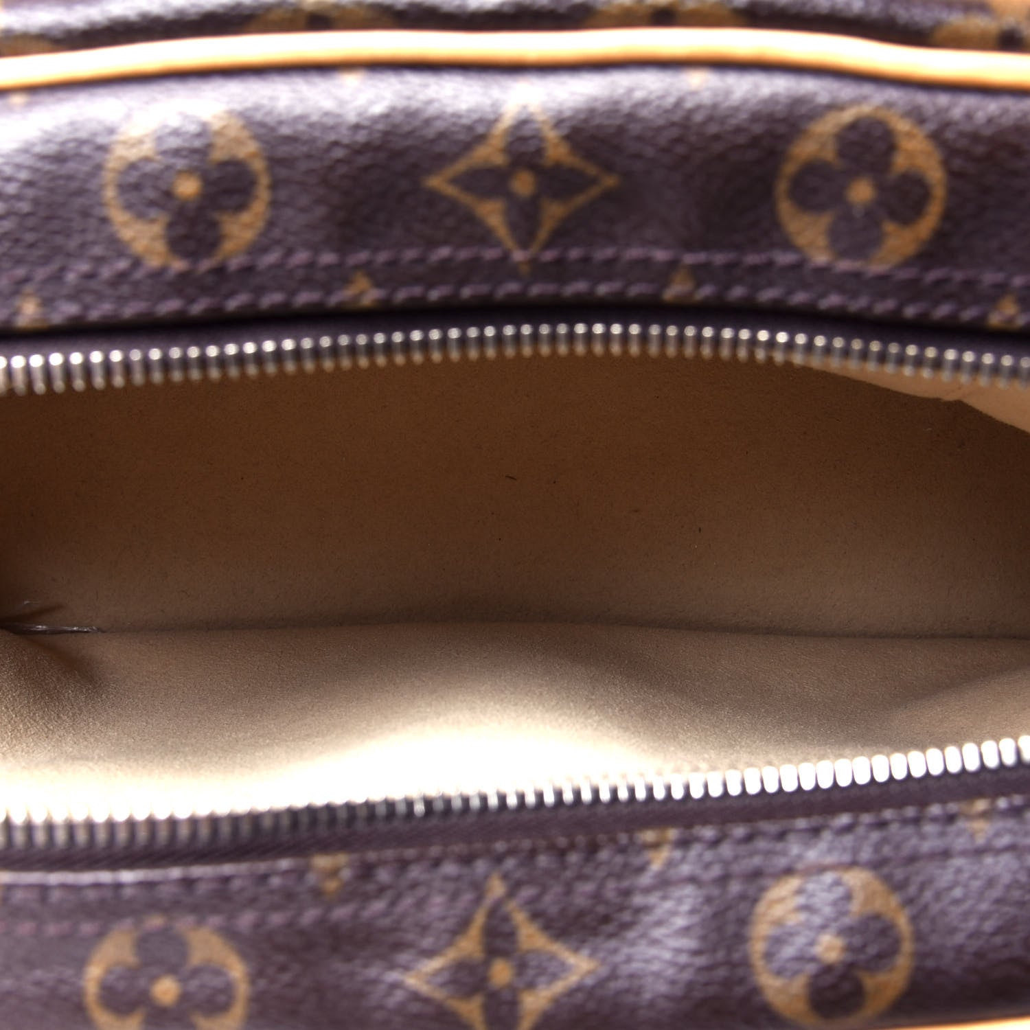 Louis Vuitton Monogram Manhattan PM 4 of 4