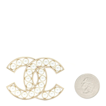 Chanel Pearl CC Brooch Light Gold 2 of 5