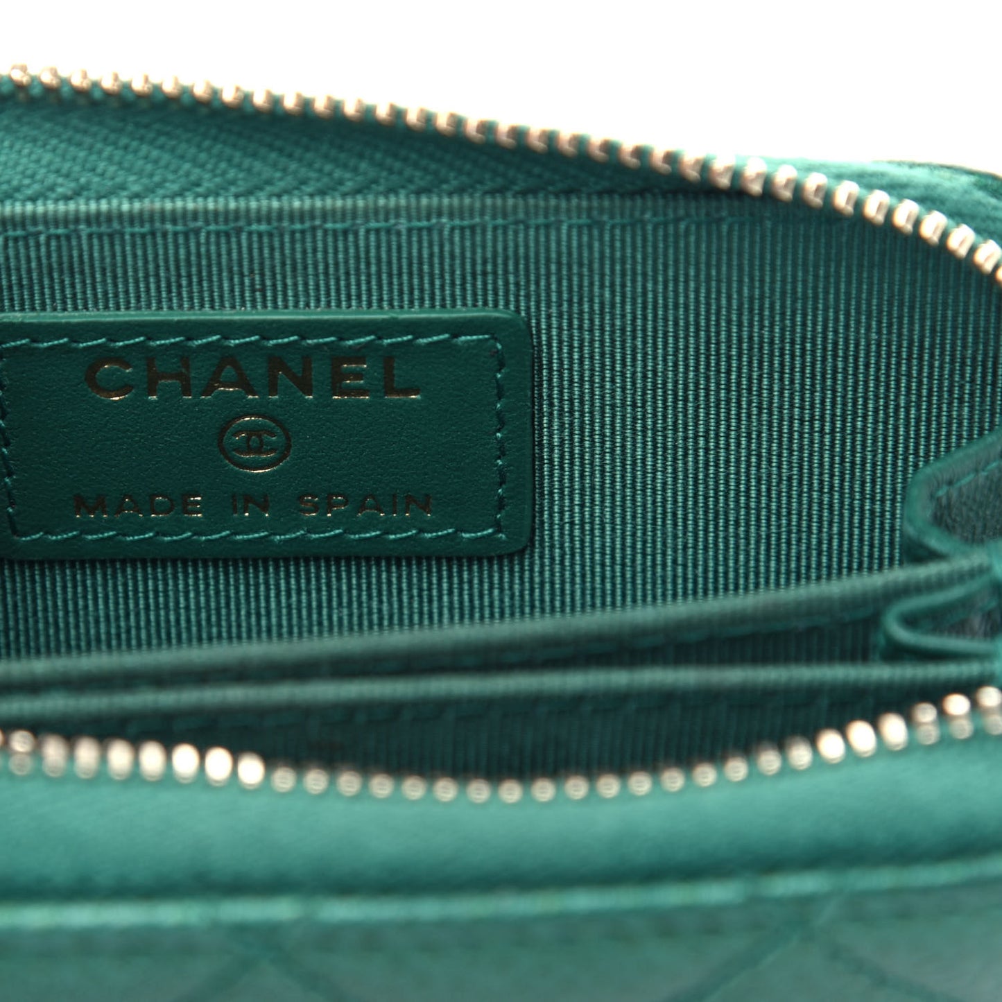 Metallic Caviar Quilted Zip Coin Purse Green