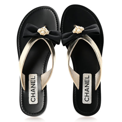 Chanel Metallic Laminated Goatskin Grosgrain Bow Pearl Thong Sandals 38 Black Gold 2 of 10