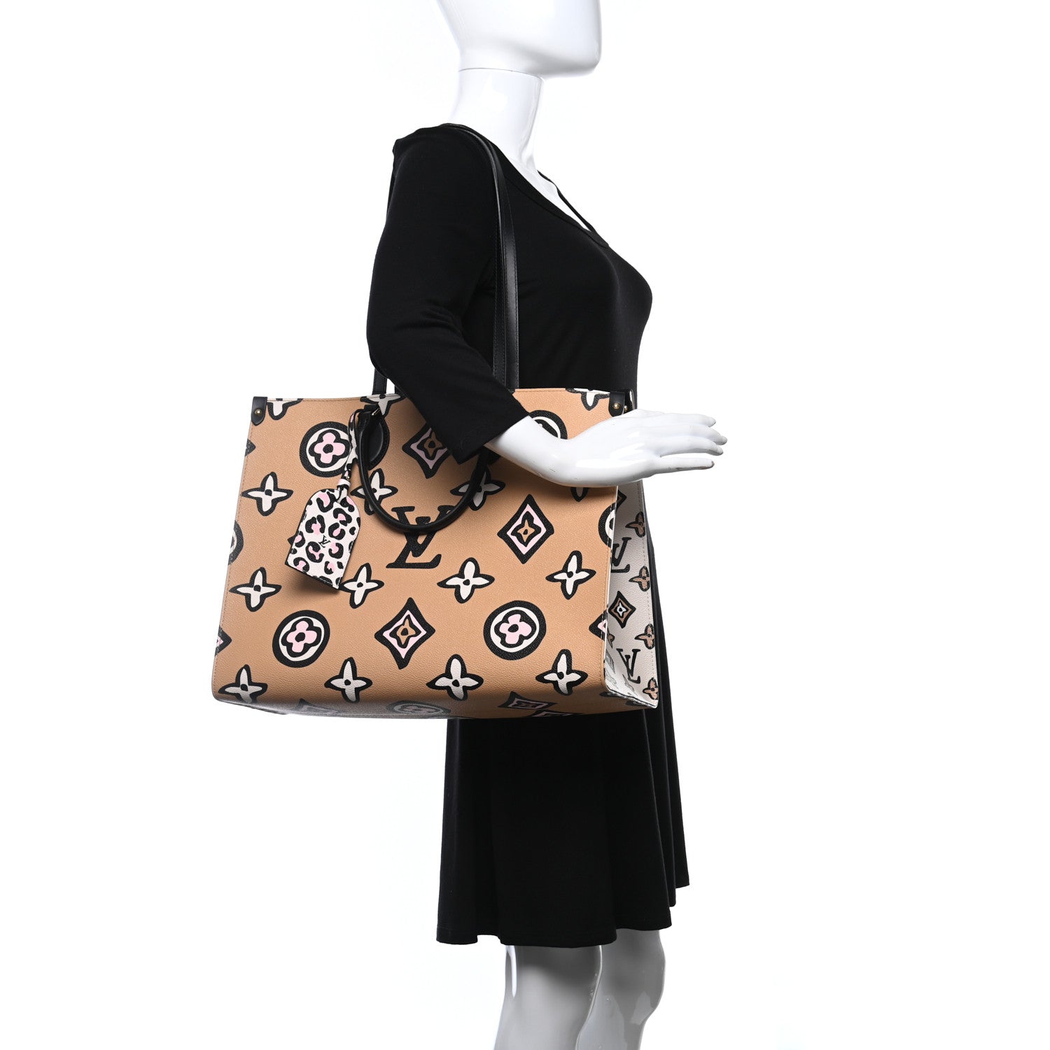 Louis Vuitton Monogram Giant Wild At Heart Onthego GM Arizona 2 of 9