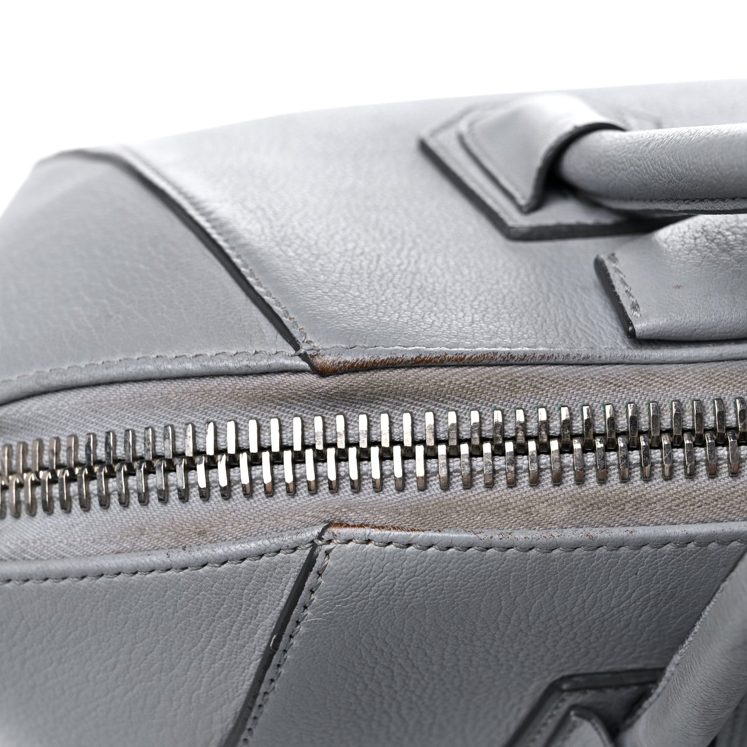 Givenchy Sugar Goatskin Medium Antigona Pearl Grey 29 of 33