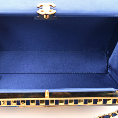 Chanel Lambskin Métiers d’Art Kiss Lock Clutch Blue Gold 5 of 10