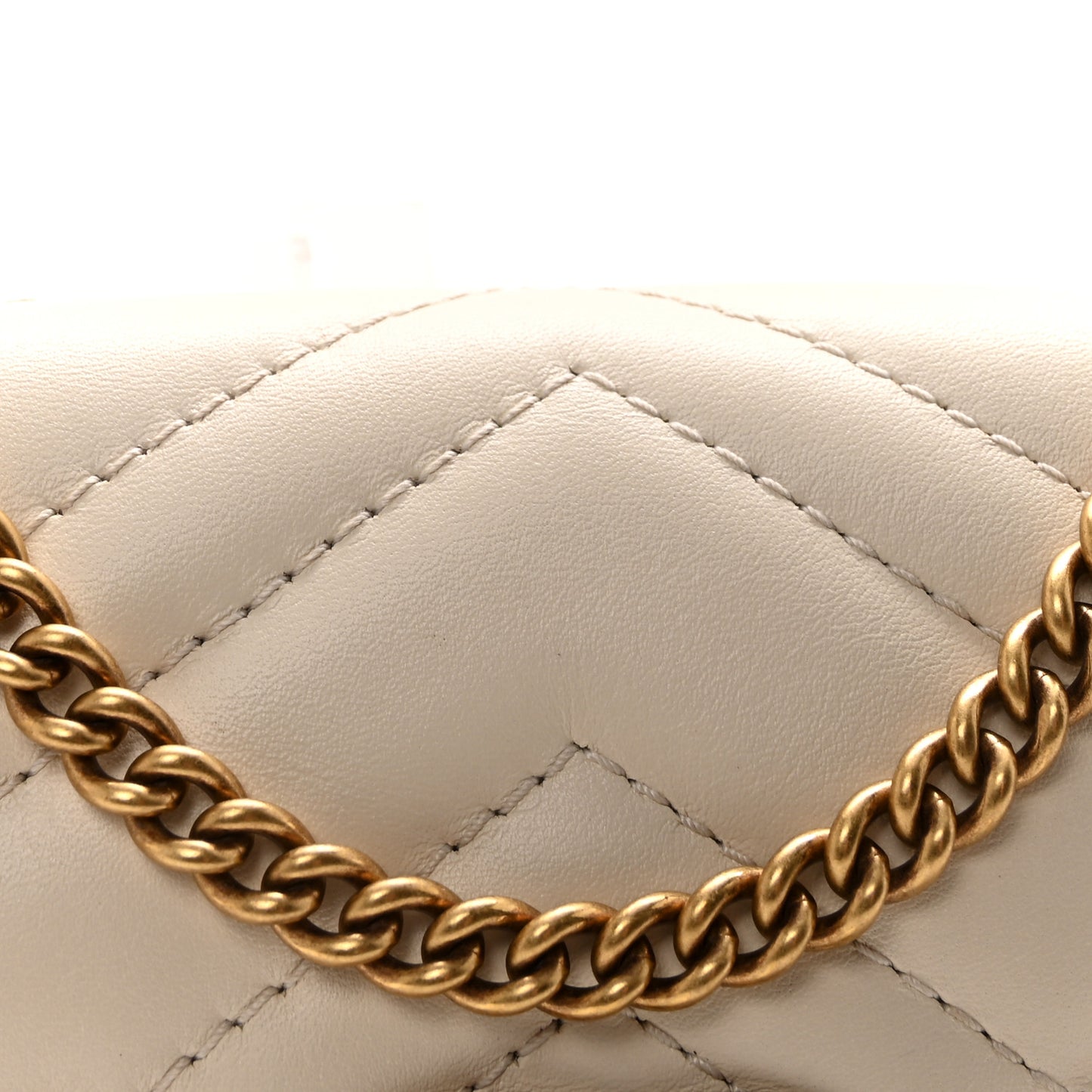 Calfskin Matelasse Super Mini GG Marmont Shoulder Bag White