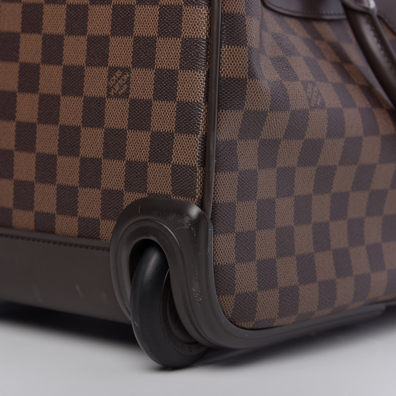 Louis Vuitton Damier Ebene Eole 50 4 of 12