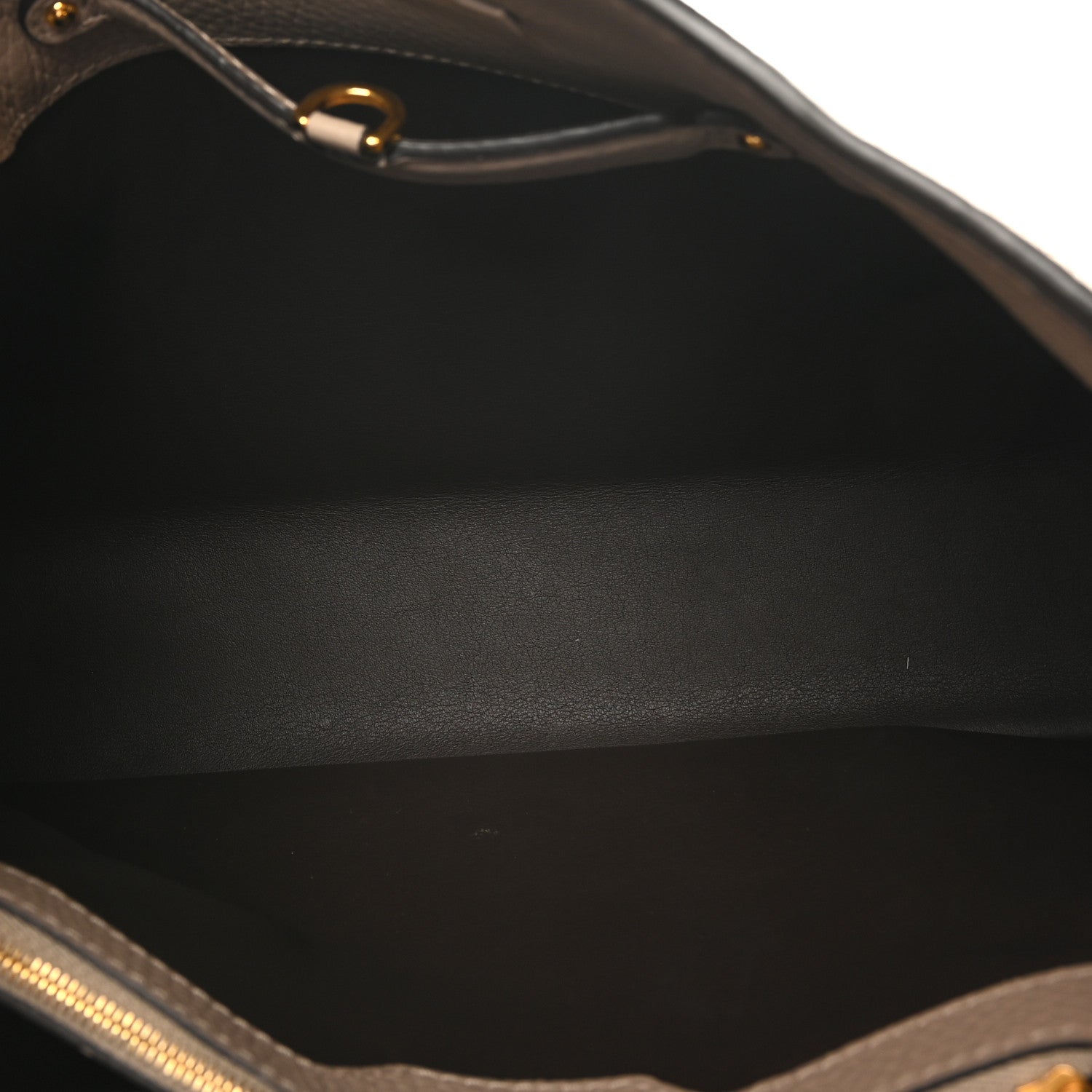 Louis Vuitton Taurillon Capucines MM Galet 5 of 9