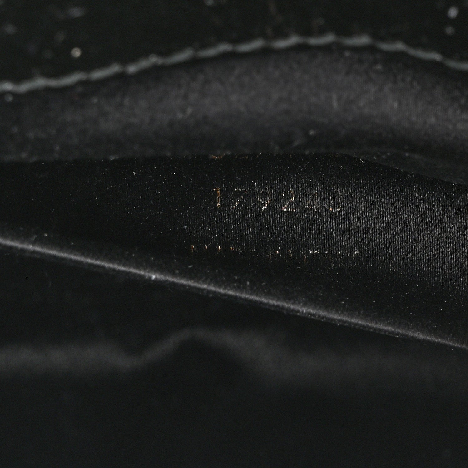 Saint Laurent Textured Patent Monogram Belle De Jour Clutch Black 6 of 11