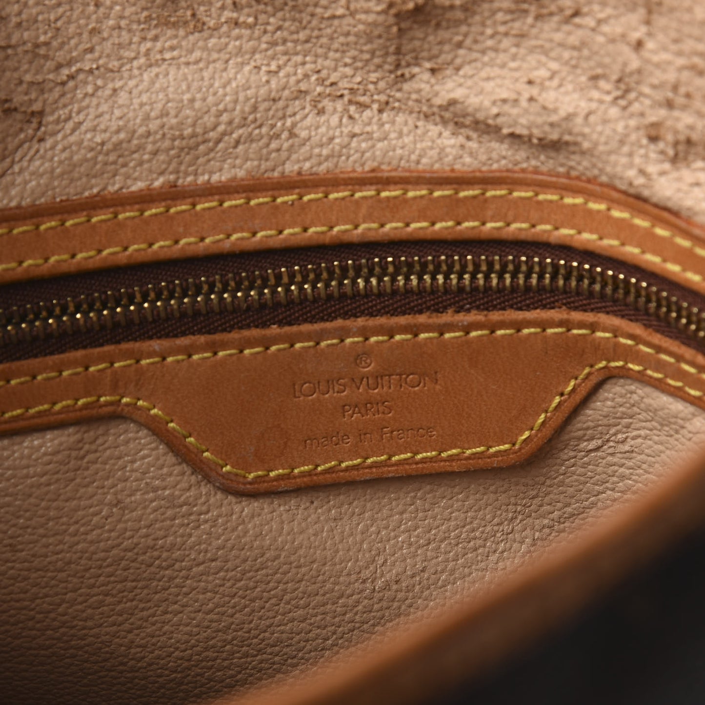 Monogram Petit Bucket 23