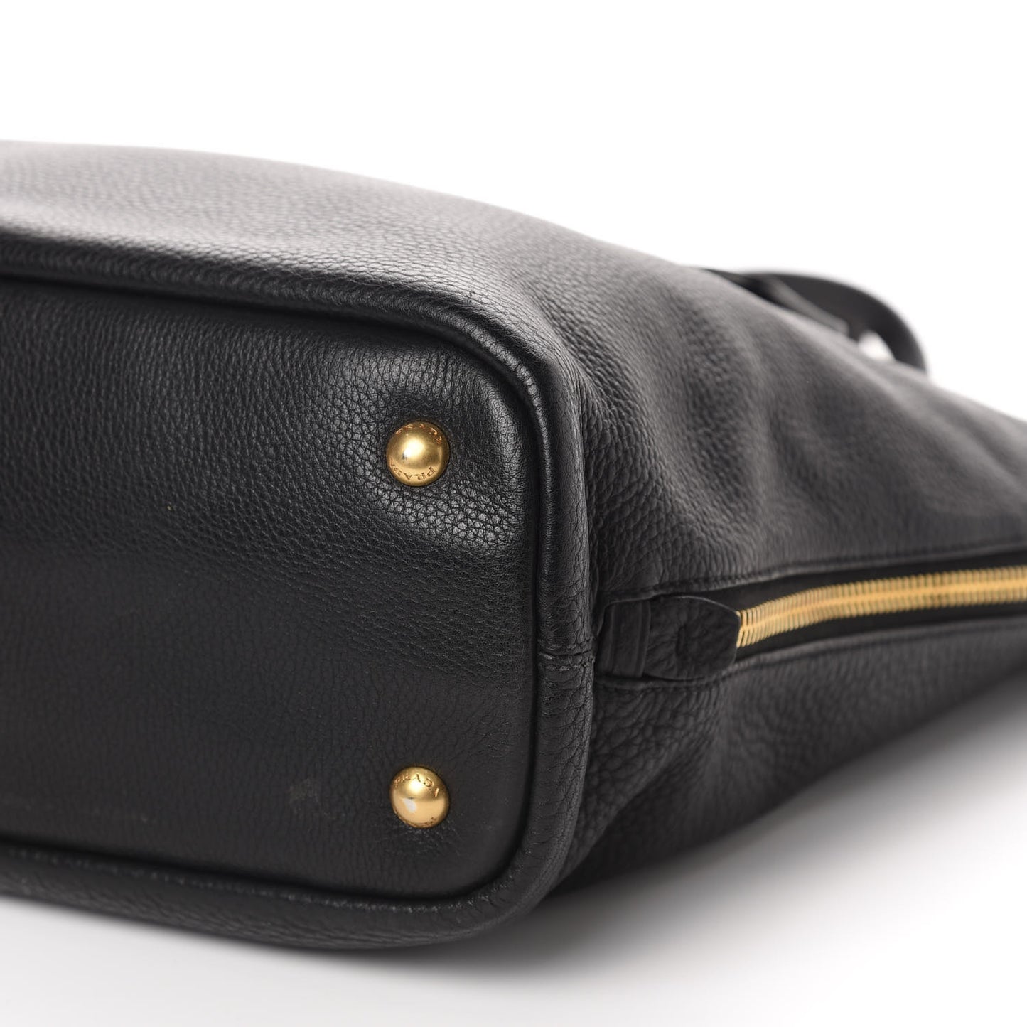Vitello Daino Side Zip Tote Black