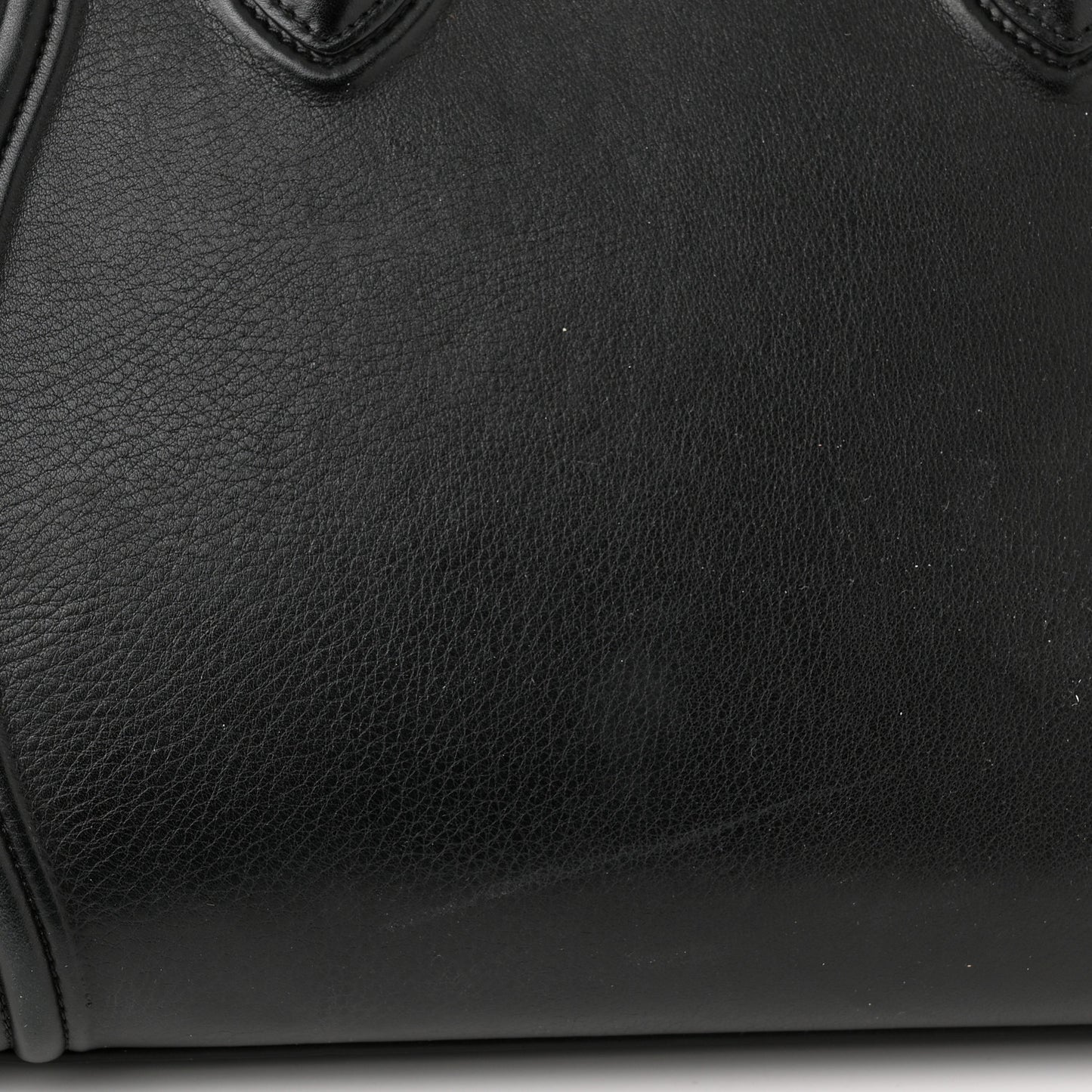 Grained Calfskin Medium Phantom Luggage Black