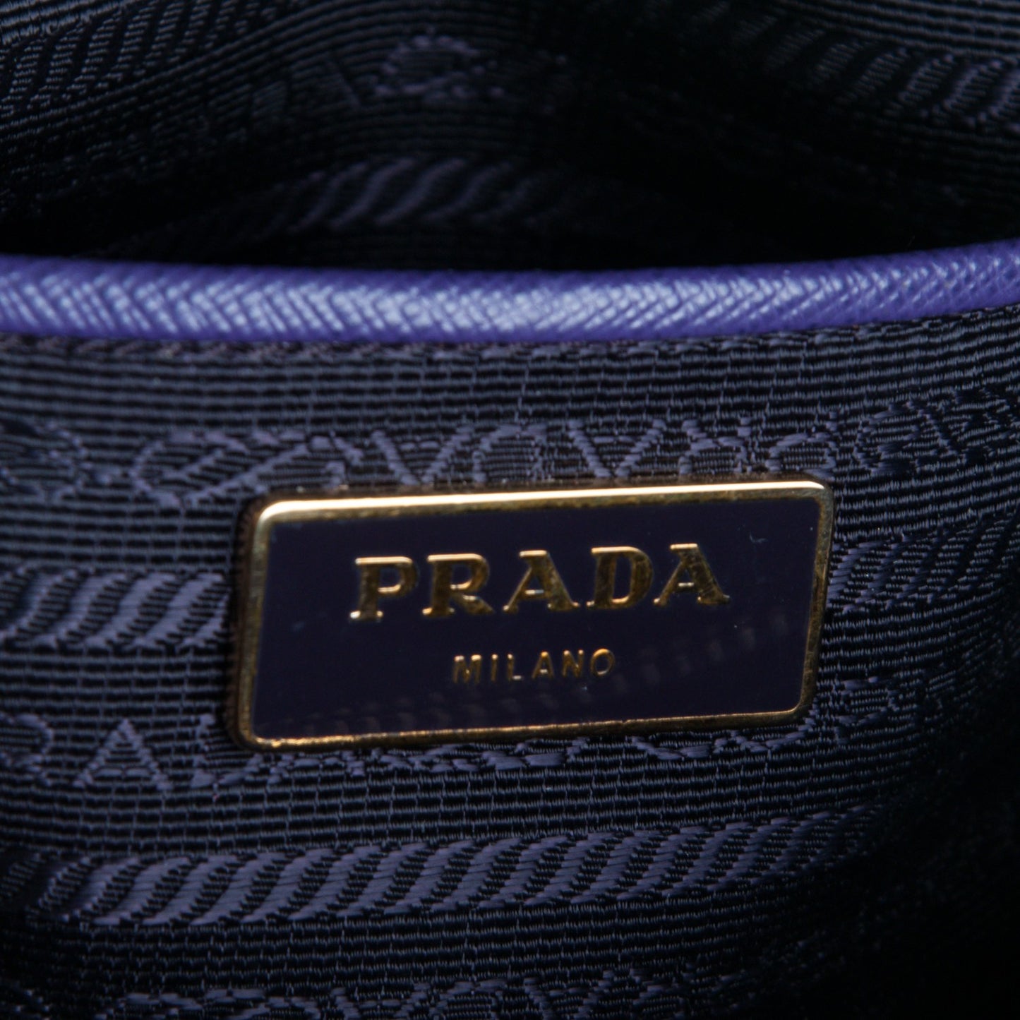 Saffiano Lux Medium Promenade Tote Viola