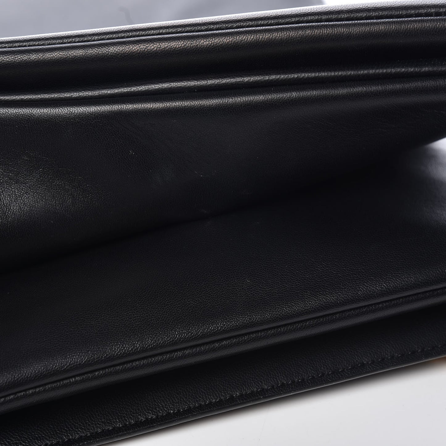 Classic Grain Calfskin Small Clifton Flap Black