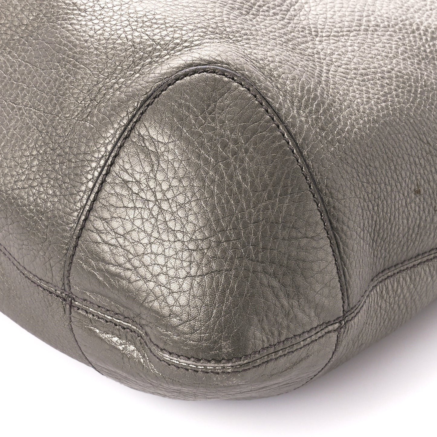 Metallic Pebbled Calfskin Medium Soho Chain Hobo Sasso
