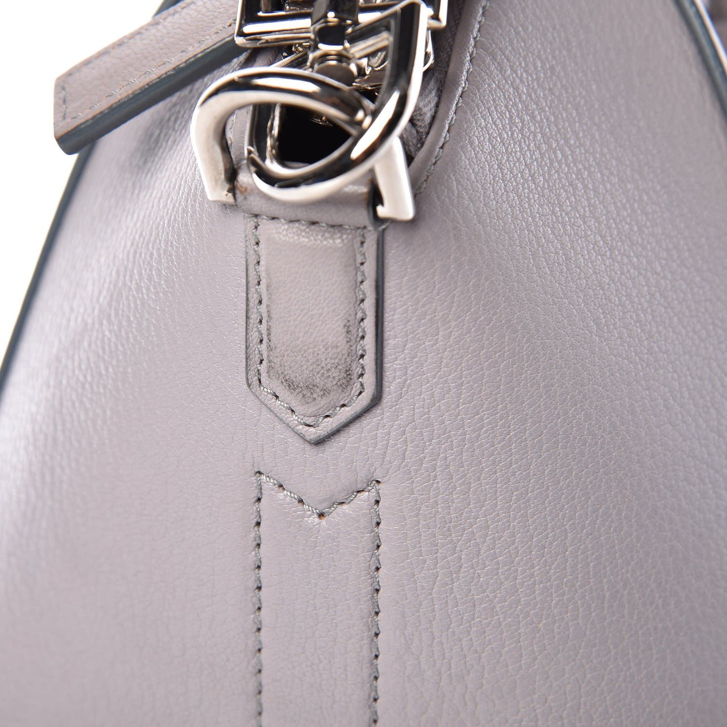 Sugar Goatskin Medium Antigona Pearl Grey