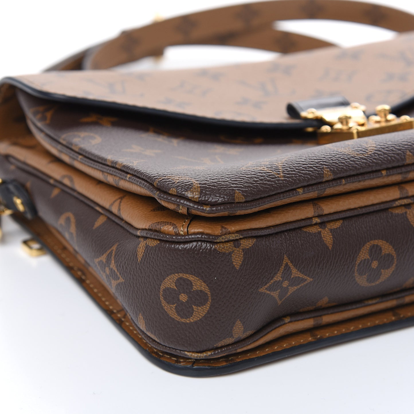 Reverse Monogram Pochette Metis