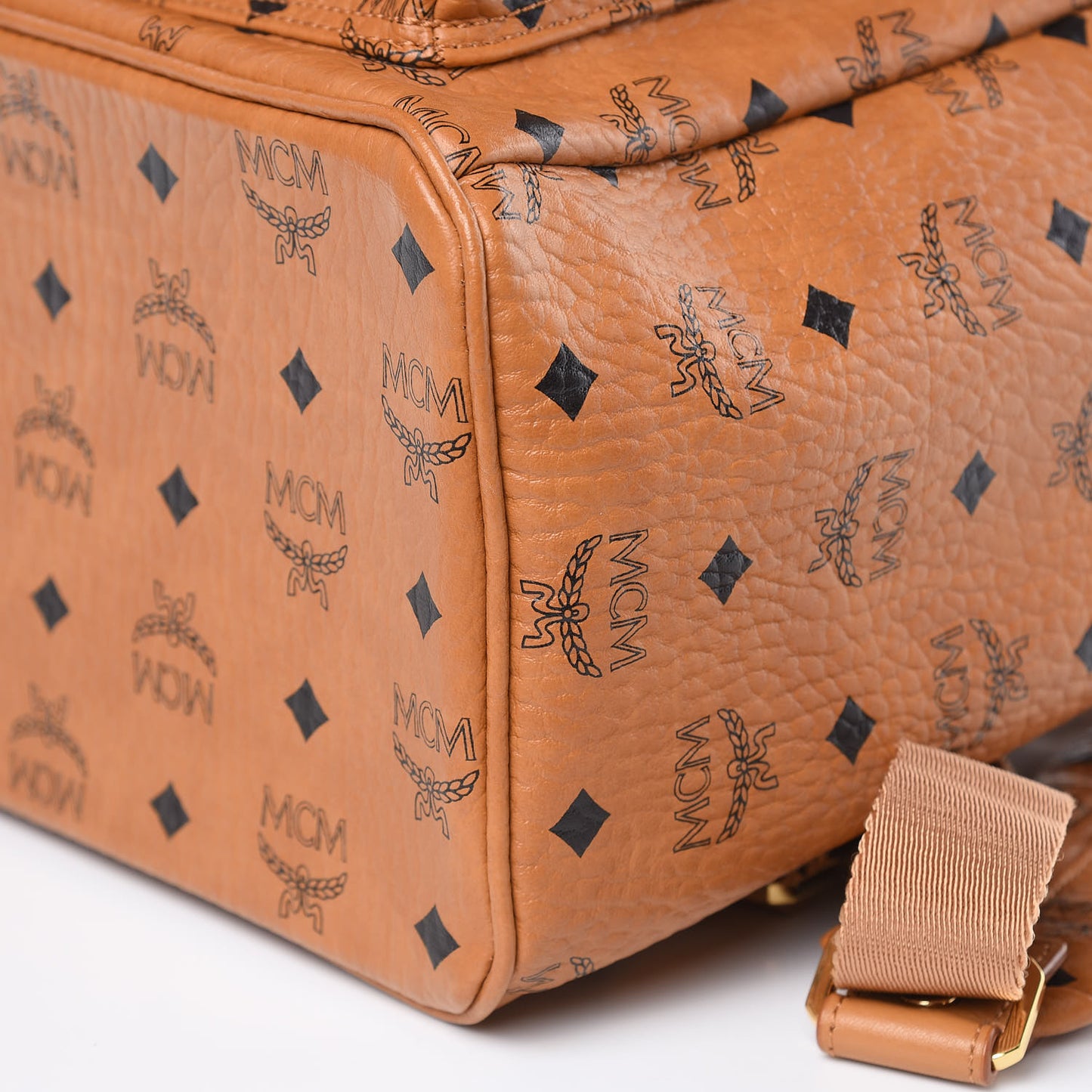 Visetos Studded Medium Stark M Backpack Cognac