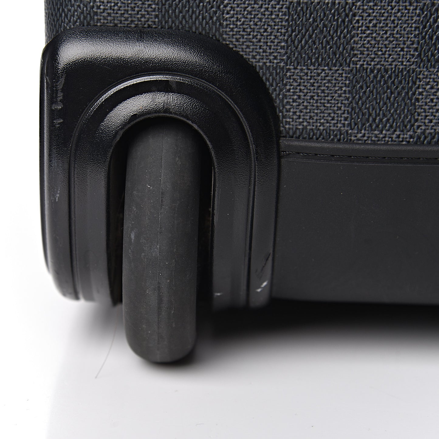 Damier Graphite Pegase 55