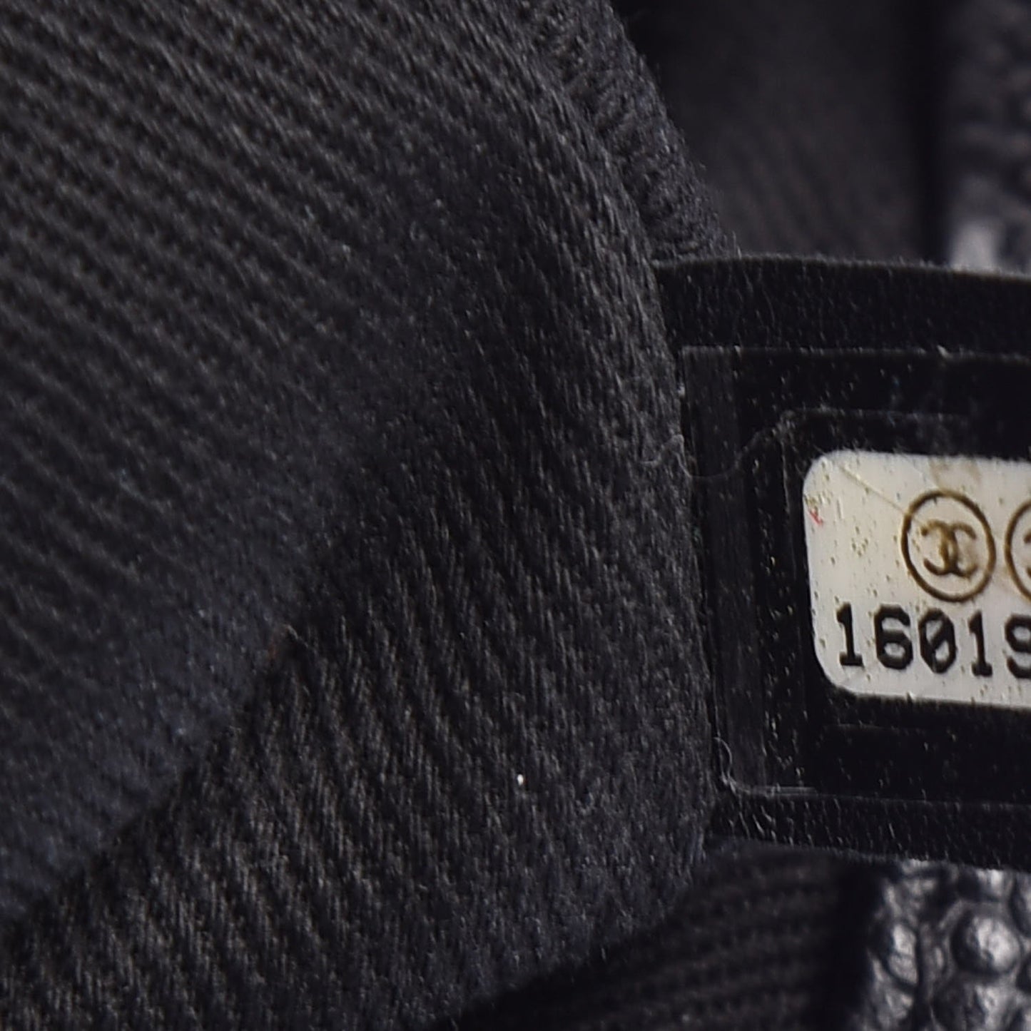 Caviar Timeless CC Accordion Flap Black