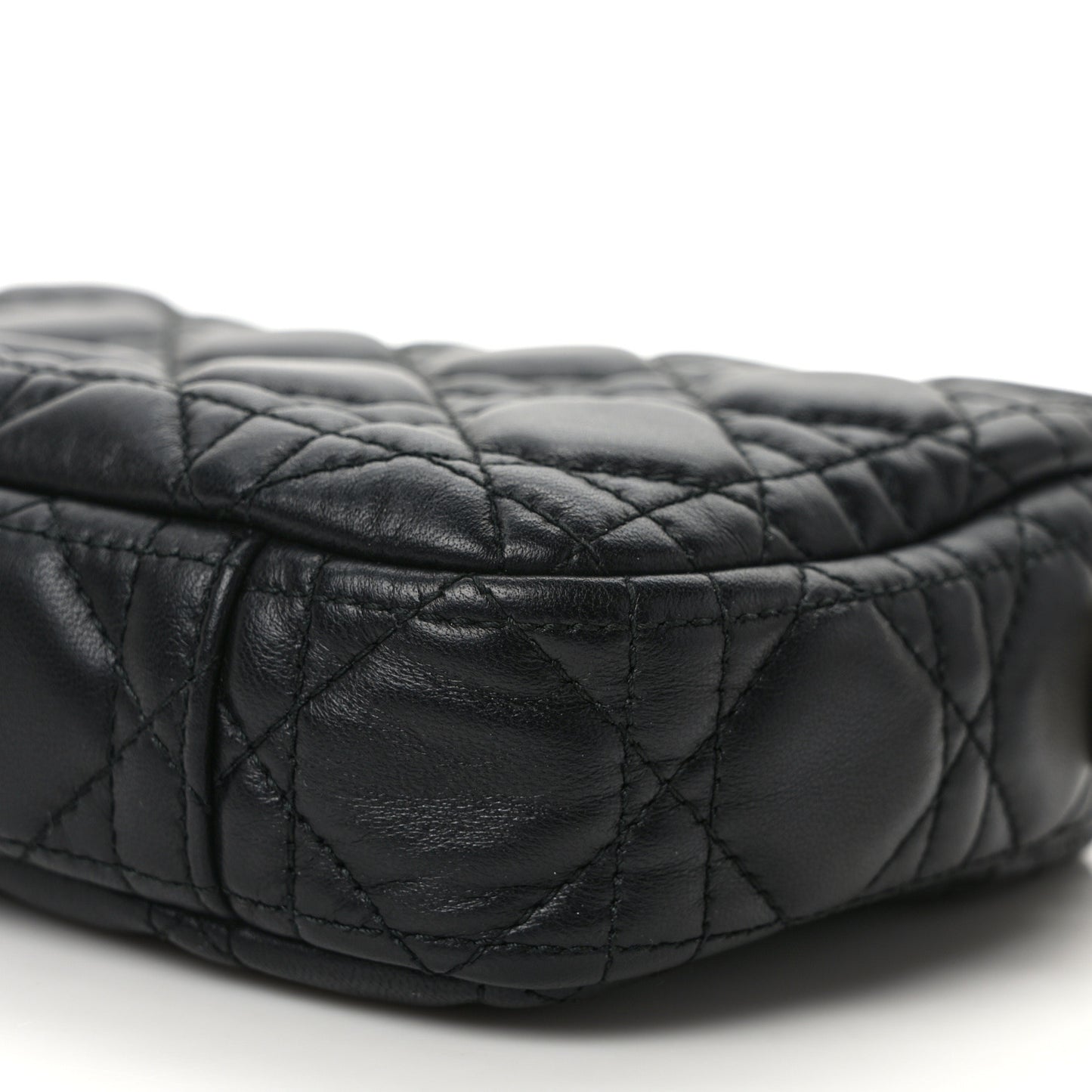 Lambskin Cannage DiorQuake Pouch Black